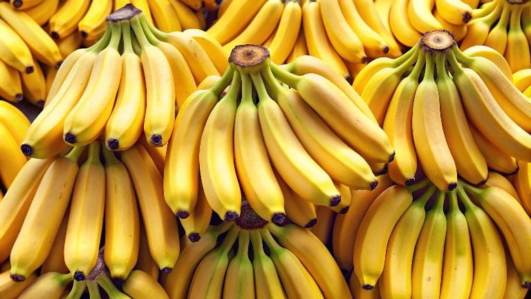 Связки бананов